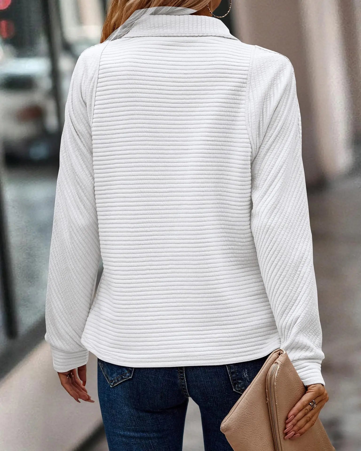 Mai - V-Neck Sweater