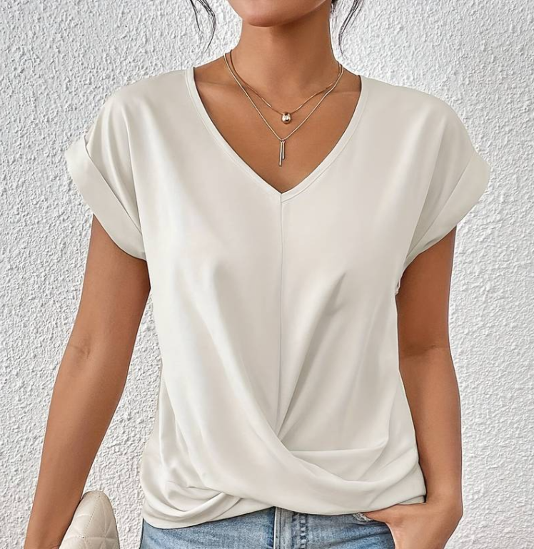 Luna | The perfect v-neck top